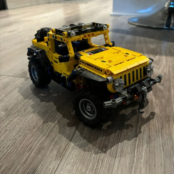 LEGO Jeep Wrangler 42122 - Picture 4 of 5